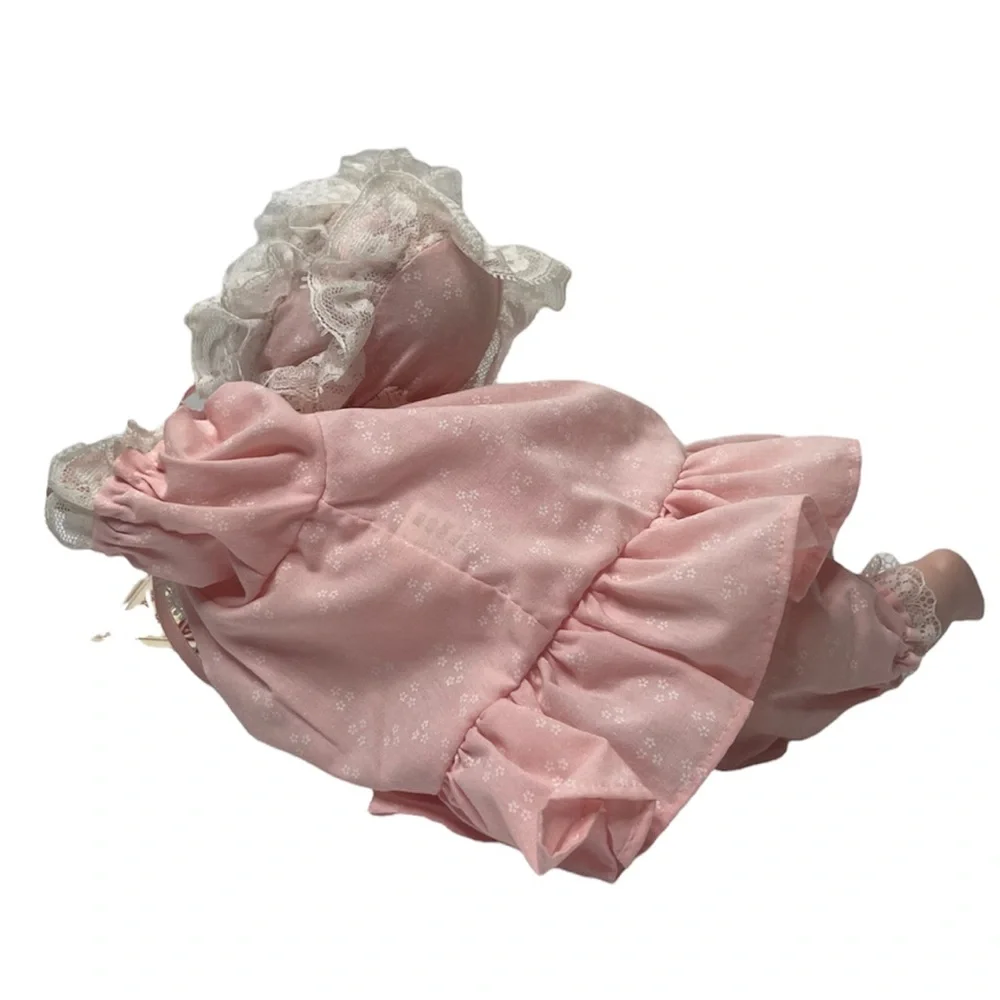 Vintage Musical Baby Dara Porcelain Wind Up Music Box Dynasty Doll Collection